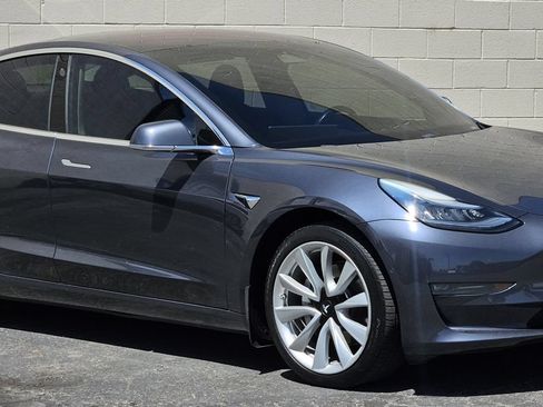 Used 2018 Tesla Model 3 Long Range RWD image 7