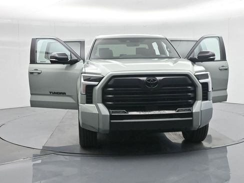Used 2025 Toyota Tundra Limited image 37