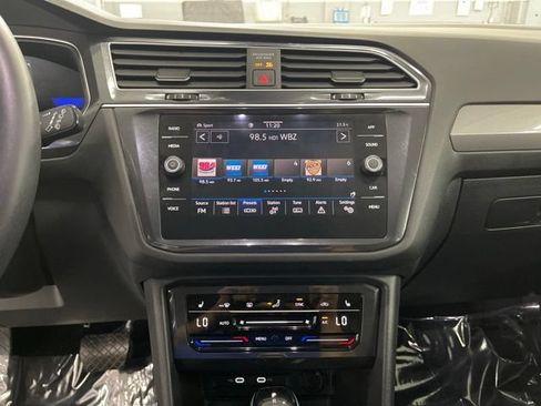 Used 2024 Volkswagen Tiguan SE AWD/4WD image 21