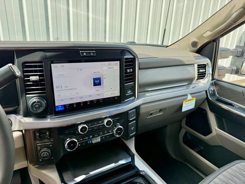 New 2026 Ford F250 Platinum w/ Platinum Plus Package AWD/4WD image 22