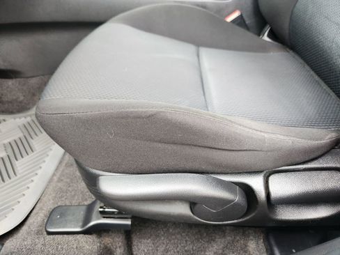 Used 2011 MAZDA MAZDA3 i Touring FWD image 16