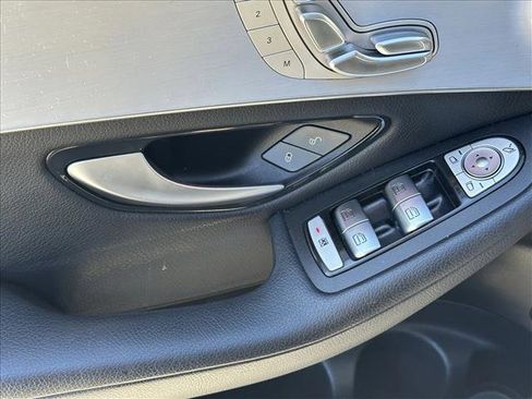 Used 2022 Mercedes-Benz GLC 300 GLC 300 image 17