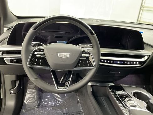 New 2026 Cadillac Lyriq Luxury image 21