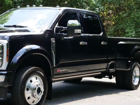 Used 2024 Ford F450 Platinum w/ FX4 Off-Road Package AWD/4WD image 57