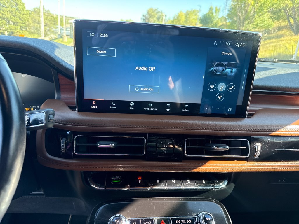 Used 2022 Lincoln Nautilus Reserve w/ Luxury Package AWD/4WD image 18