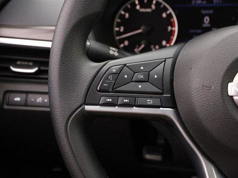 Used 2025 Nissan Altima 2.5 SV image 11