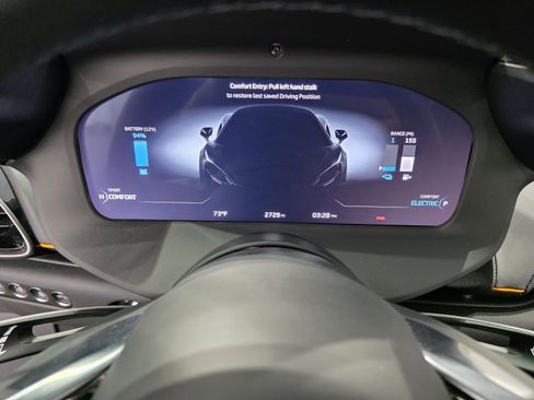Used 2025 McLaren Artura RWD image 12