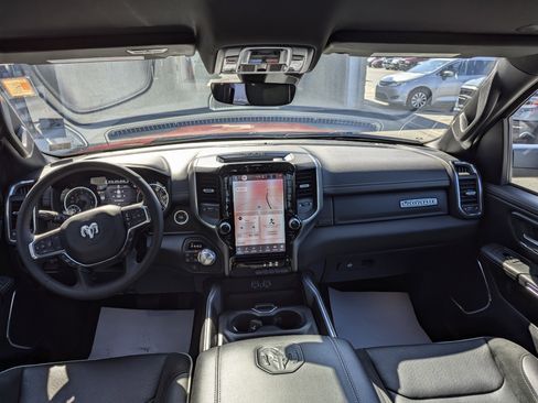 Used 2025 RAM 1500 Laramie image 12
