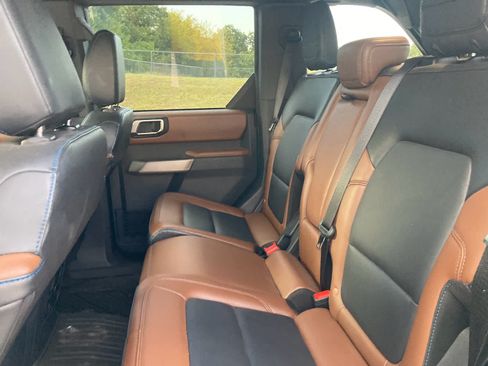 Used 2023 Ford Bronco Outer Banks AWD/4WD image 4