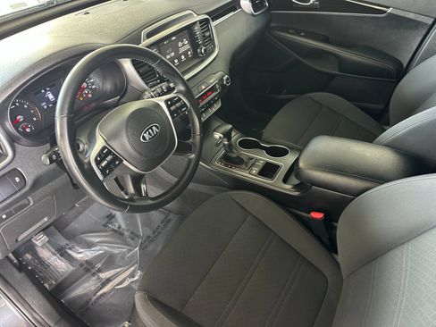 Used 2020 Kia Sorento S FWD image 9