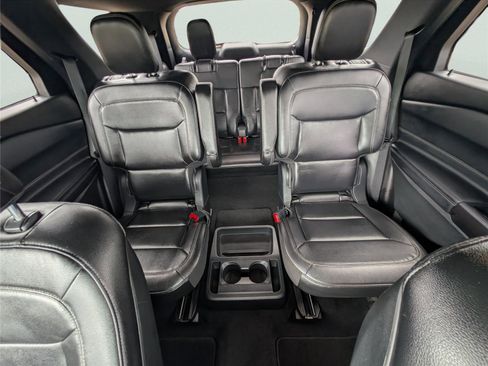 Used 2020 Ford Explorer XLT w/ Equipment Group 202A RWD image 16