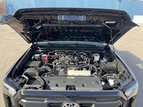 Used 2025 Toyota Tacoma SR image 31