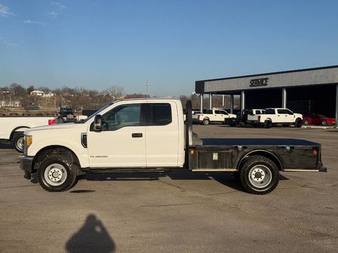 Used 2017 Ford F350 XLT image 8