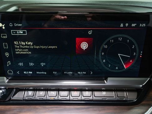 Used 2025 GMC Sierra 2500 SLT w/ SLT Premium Package image 21