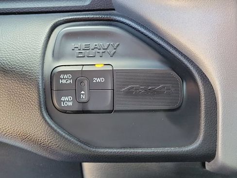 Used 2024 RAM 2500 Big Horn AWD/4WD image 28