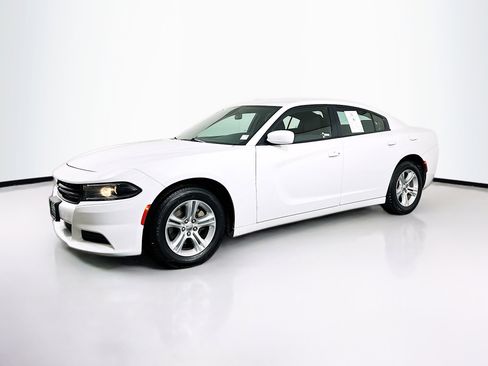 Used 2022 Dodge Charger SXT image 3
