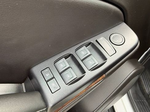 Used 2019 Chevrolet Tahoe LS w/ Skid Plate Package AWD/4WD image 12