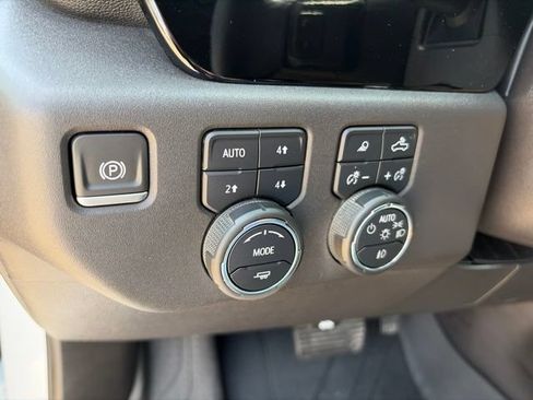 Used 2024 Chevrolet Silverado 1500 High Country w/ High Country Premium Package AWD/4WD image 25