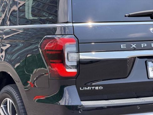 Used 2022 Ford Expedition Limited AWD/4WD image 13