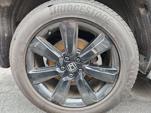 Used 2025 Honda Pilot Black Edition image 6