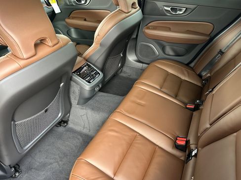 New 2025 Volvo V60 B5 Cross Country Ultra w/ Protection Package Premier image 10