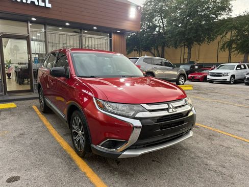 Used 2017 Mitsubishi Outlander ES FWD image 2