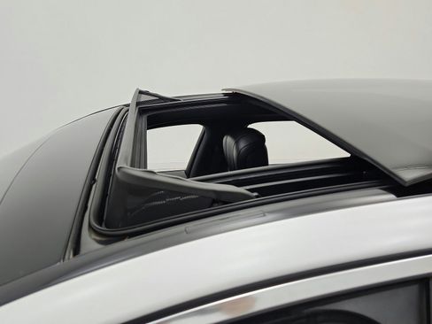 Certified 2024 Mercedes-Benz S 580e 4MATIC Sedan image 18