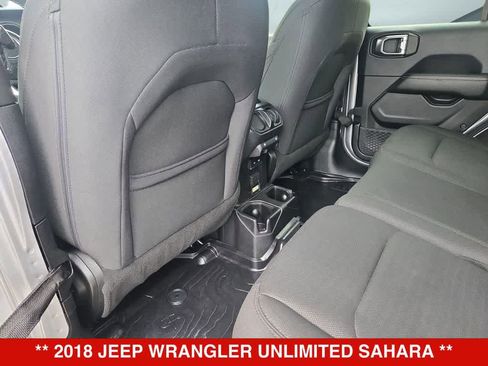 Used 2018 Jeep Wrangler Unlimited Sahara w/ Dual Top Group AWD/4WD image 17