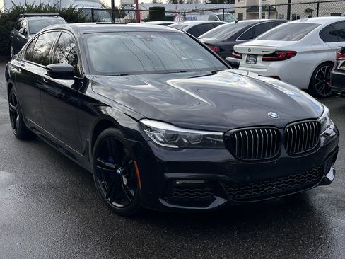 Used 2019 BMW 740i w/ M Sport Package image 25