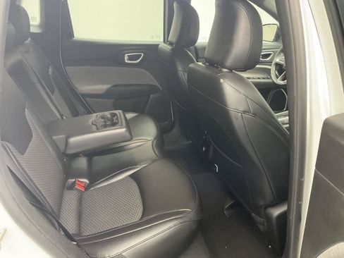 Used 2024 Jeep Compass Latitude AWD/4WD image 25