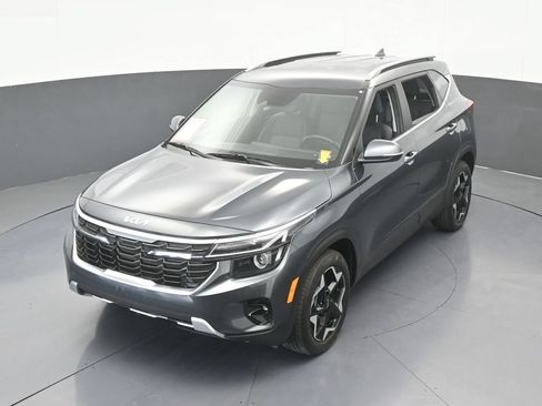 Used 2024 Kia Seltos EX FWD image 47