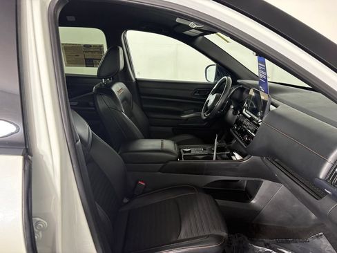 Used 2024 Nissan Pathfinder Rock Creek AWD/4WD image 35