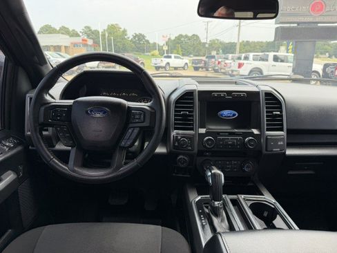 Used 2018 Ford F150 XLT w/ Equipment Group 302A Luxury AWD/4WD image 11