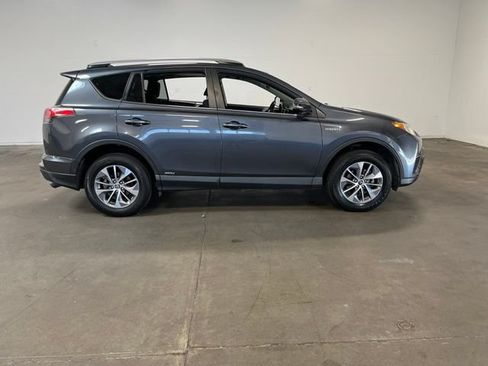 Used 2018 Toyota RAV4 XLE w/ Convenience Package AWD/4WD image 2