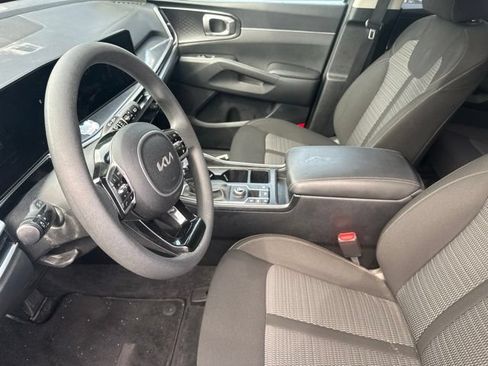 Used 2024 Kia Sorento LX FWD image 13