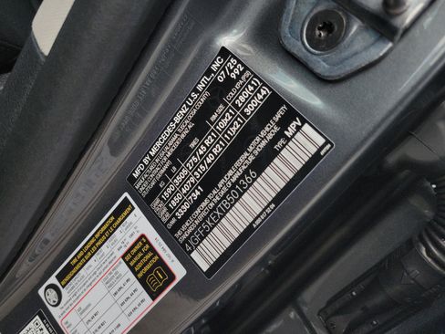 Certified 2026 Mercedes-Benz GLS 450 4MATIC image 33