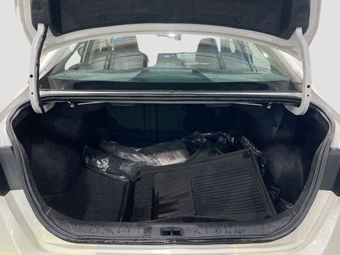 Used 2024 Nissan Altima 2.5 SV FWD image 13