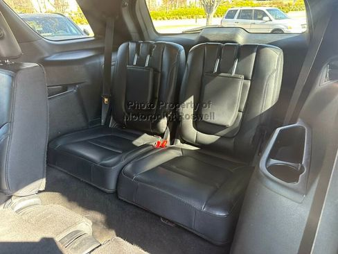 Used 2018 Ford Explorer XLT FWD image 19