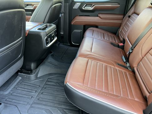 Used 2023 GMC Sierra 1500 Denali Ultimate AWD/4WD image 16