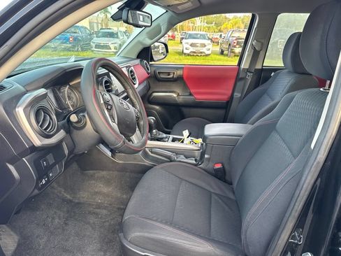 Used 2021 Toyota Tacoma SR5 RWD image 9