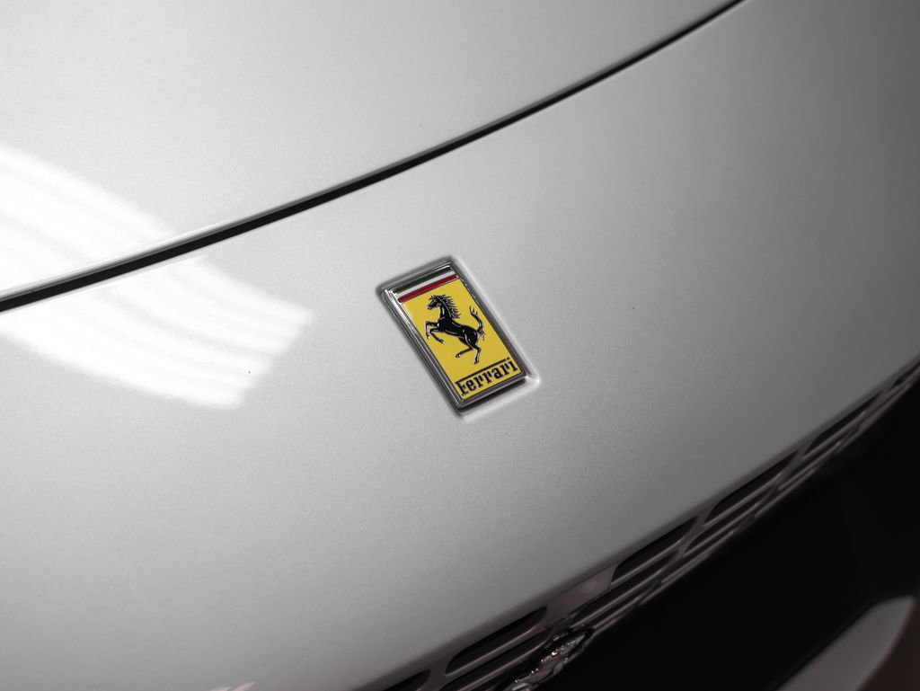 Certified 2025 Ferrari Roma Spider RWD image 3