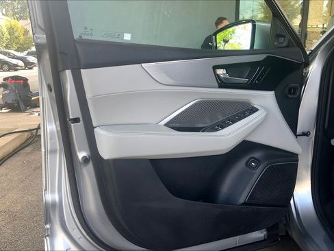 Used 2023 Acura MDX SH-AWD w/ Technology Package image 25