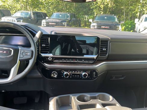 Used 2024 GMC Sierra 1500 Elevation AWD/4WD image 14