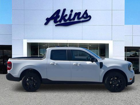 New 2026 Ford Maverick Lariat w/ Black Appearance Package AWD/4WD image 1