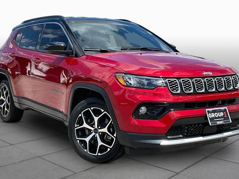Used 2025 Jeep Compass Limited AWD/4WD image 3
