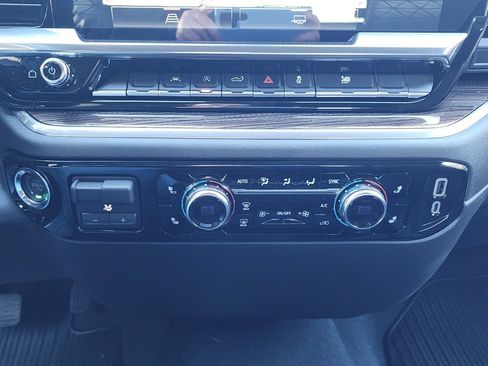 New 2026 GMC Sierra 1500 Elevation image 29