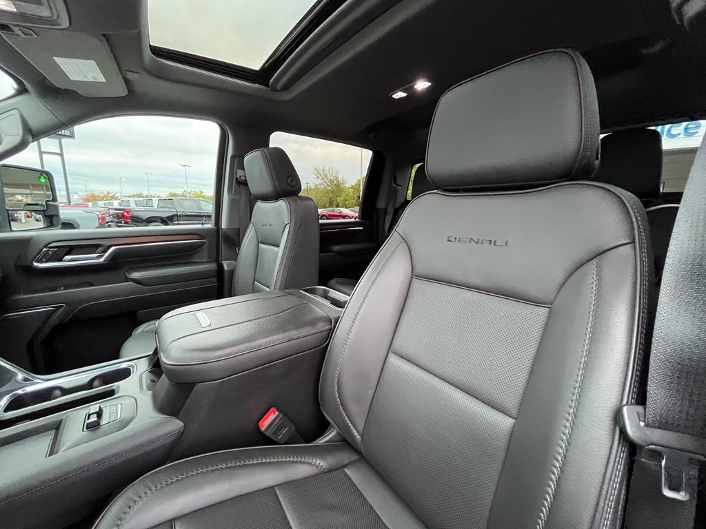 Used 2024 GMC Sierra 2500 Denali w/ Denali Reserve Package AWD/4WD image 16