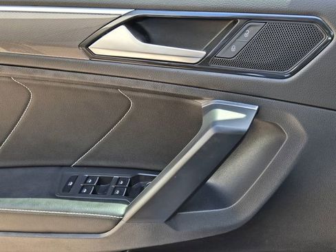 Certified 2023 Volkswagen Tiguan SE R-Line FWD image 28