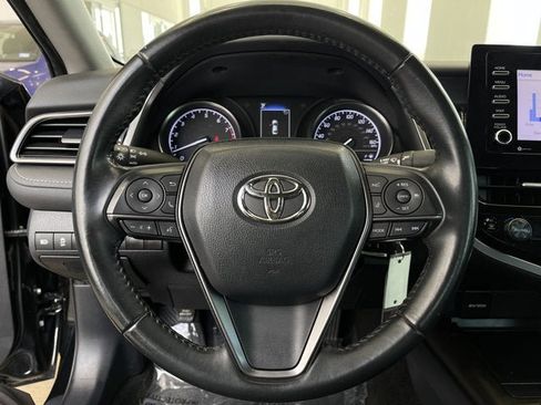 Used 2022 Toyota Camry SE FWD image 14