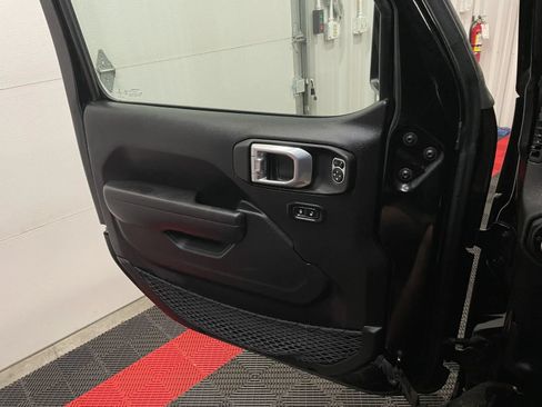Used 2022 Jeep Wrangler Sport AWD/4WD image 28